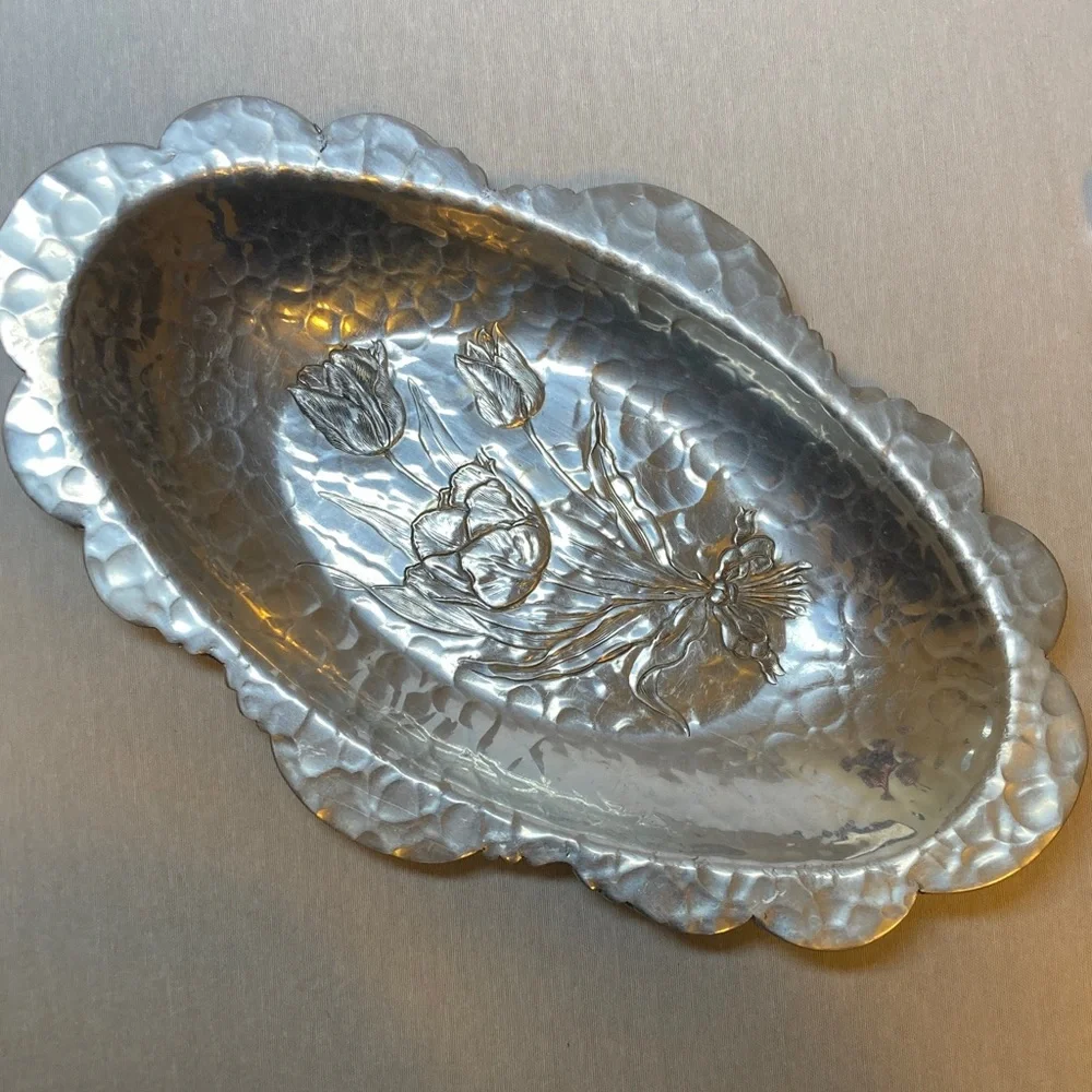 Vintage Rodney Kent Hammered Aluminum Tulip Tray 406 Hand Wrought Creations